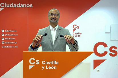 El portavoz de C’s, Luis Fuentes, ayer.-ICAL