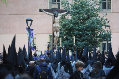 La procesión Ejercicio de Las Cinco Llagas.- PHOTOGENIC