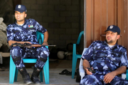 Policías de Hamás en Gaza-REUTERS / IBRAHEEM ABU MUSTAFA