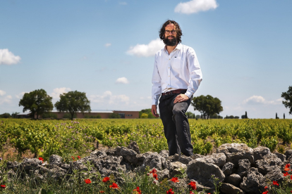 Ricardo Velasco, enólogo y director técnico de Valtravieso, se considera un wine maker que elabora vino que refleja su terroir.  Ha sido reconocido con el título de Joven Enólogo del Año por el prescriptor Tim Atkin.  / LA POSADA