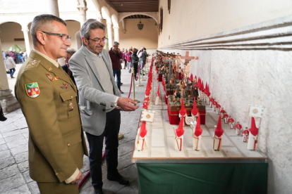 Exposición La Semana Santa de Valladolid en miniatura. J.M. LOSTAU