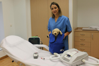 Anna Maximo en las instalaciones de su clínica de fisioterapia respiratoria en León.-EL MUNDO