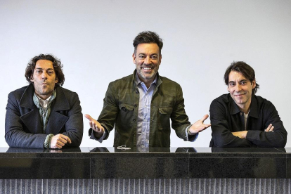 Raúl, Manuel y Óscar Quijano, ayer, durante la presentación del concierto que ofrecerán en el Delibes.-ICAL.