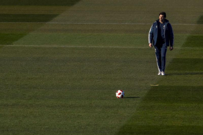 Santiago Solari durante el último entrenamiento del Madrid.-EFE