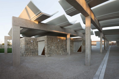 Las piscinas de Castromonte (Valladolid) finalista para el Premio de
Arquitectura de la Unión Europea Mies van der Rohe 2024. -AYTO. C.-castromonte-5