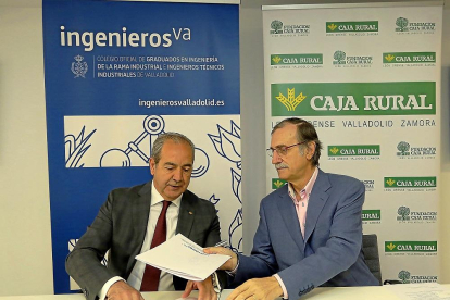Óscar Arias y Cipriano García firman el convenio de colaboración.-ICAL