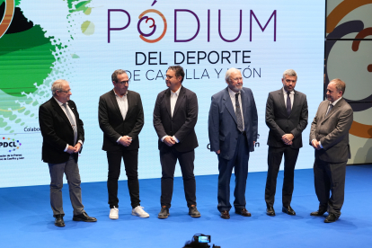 Foto del jurado de los Premios Pódium de Castilla y León. / LOSTAU