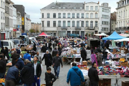 Panorámica del mercado del barrio de Molenbeek, en una imagen de archivo.-REUTERS / YVES HERMAN