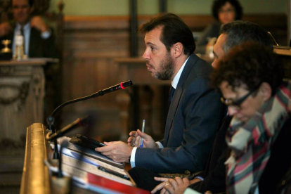 El socialista Óscar Puente durante una de sus intervenciones en el Pleno del Ayuntamiento de Valladolid-Ical