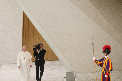 Su Santidad el Papa Francisco celebra una audiencia general en el que recibe al alcalde de Valladolid, Óscar Puente, y al arzobispo de la Diócesis vallisoletana, Ricardo Blázquez. - ICAL