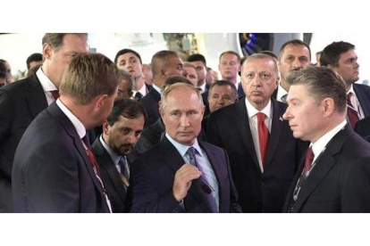 Putin muestra a Erdogan una feria de aviación en Zhukovski, cerca de Moscú.-ALEKSÉI NIKOLSKY (SPÚTNIK)
