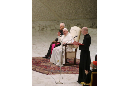Su Santidad el Papa Francisco celebra una audiencia general en el que recibe al alcalde de Valladolid, Óscar Puente, y al arzobispo de la Diócesis vallisoletana, Ricardo Blázquez. - ICAL