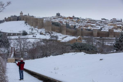 El temporal de nieve llega a Ávila.-ICAL.