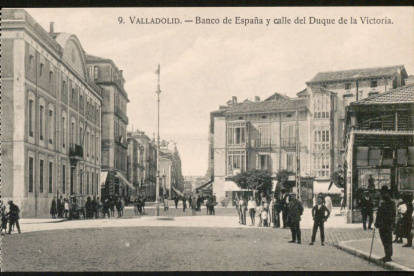 Vista Del Banco de España y el antiguo mercado desde la Plaza Madrid en el barrio San Andrés-Caño Argales en la década de 1920.- ARCHIVO MUNICIPAL VALLADOLID