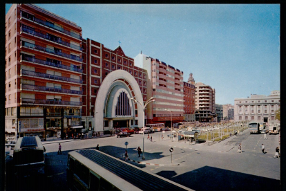 Vista general de Plaza España en el barrio San Andrés-Caño Argales en 1972.- ARCHIVO MUNICIPAL VALLADOLID
