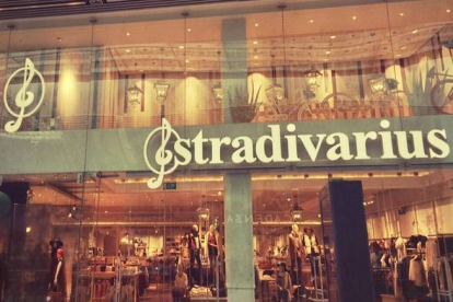 La tienda que Stradivarius ha abierto en Londres.-Foto: TWITTER / @STRADIVARIUS