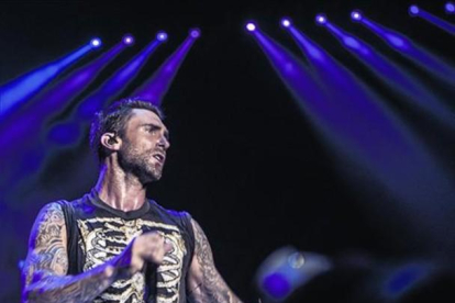 Adam Levine, durante el concierto de Maroon 5 en el Palau Sant Jordi.-FERRAN SENDRA
