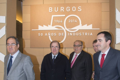 El presidente de la Junta de Castilla y León, Juan Vicente Herrera, visita la exposición 'Burgos Ciudad Industrial. 50 años del Polo de Promoción y Desarrollo 1964-2014'-Ical