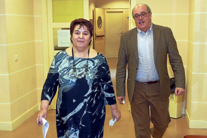 La alcaldesa de Segovia; Clara Luquero y, el concejal de Economía y Hacienda; Alfonso Reguera-Alberto Benavente