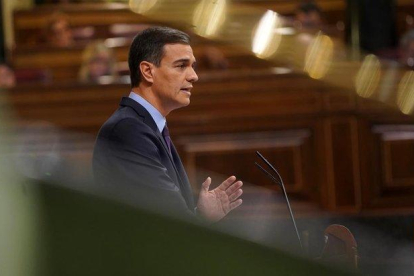 Pedro Sánchez interviene en el pleno del Congreso.-JOSÉ LUIS ROCA