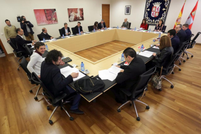 Reunión de la Mesa de las Cortes y de la Junta de Portavoces-Ical