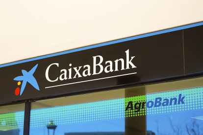 Imagen de una sede de AgroBank, la división especializada en el sector agroalimentario de CaixaBank. E. M.