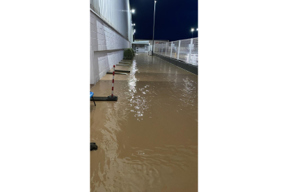 Inundación en la factoría de Faurecia en Valladolid. -E.M.