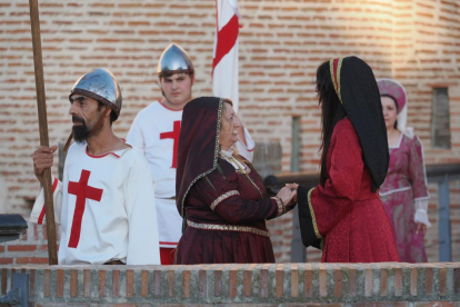 Recreación y desfile en el Castillo de la Mota de Medina del Campo.-PHOTOGENIC