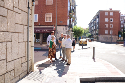 Visita reurbanización calle Falla en Valladolid. -E.M