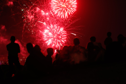 Fuegos artificiales en la jornada de jueves: Pirotecnia Tamarit. / PHOTOGENIC/ CARLOS LLORENTE