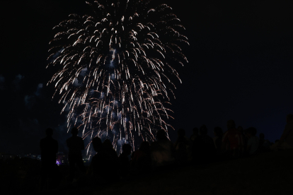 Fuegos artificiales en la jornada de jueves: Pirotecnia Tamarit. / PHOTOGENIC/ CARLOS LLORENTE