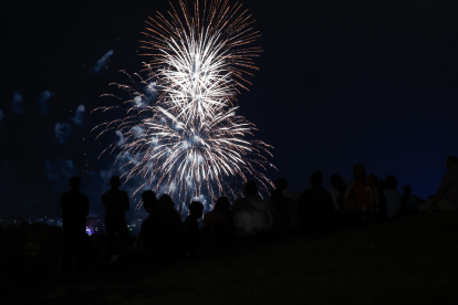 Fuegos artificiales en la jornada de jueves: Pirotecnia Tamarit. / PHOTOGENIC/ CARLOS LLORENTE