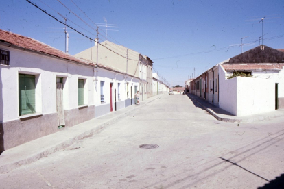 Pavimentación de la calle Nueva del Carmen de Valladolid esquina con la calle Nochebuena en 1970 - ARCHIVO MUNICIPAL