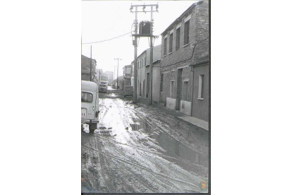 La calle Nueva del Carmen de Valladolid sin asfaltar en los años 70 - ARCHIVO MUNICIPAL