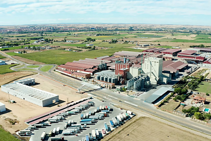 Instalaciones de la sede central de Cobadú, la mayor cooperativa de Castilla y León, en Moraleja de Vino (Zamora). COBADU