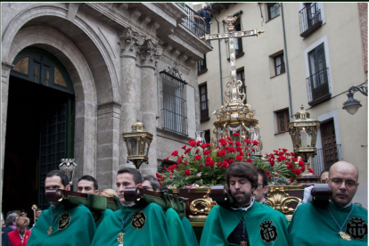 Procesión de Regla de la Cofradía Penitencial de la Santa Vera Cruz con el paso 'Lignum Crucis'. -VERACRUZ