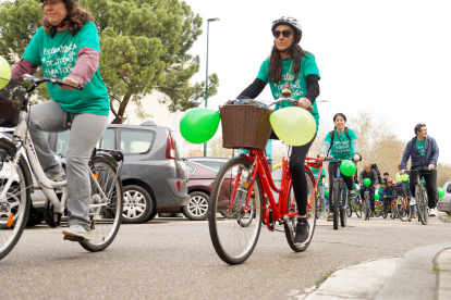 Imagen de la bicicletada por la escuela pública. ICAL