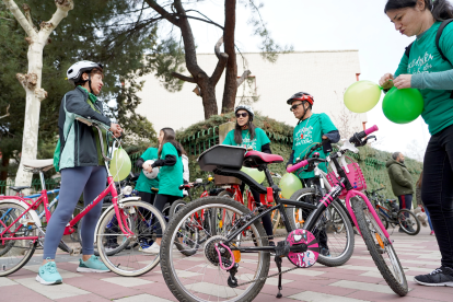 Imagen de la bicicletada por la escuela pública. ICAL