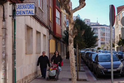 Laboratorio dental en el número 4 de la calle Covadonga de Valladolid en la actualidad. - J.M. LOSTAU
