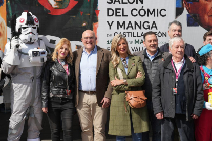 Imagen de familia de la presentación del Salón del Cómic y el Manga en la Feria de Valladolid. J.M. LOSTAU.