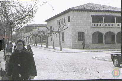 La calle Colón de Valladolid con la Casa Museo Colón al fondo en 1970 - ARCHIVO MUNICIPAL