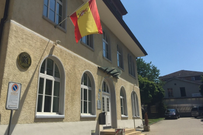 Consulado de Zurich donde el ex marido renunció ante notario a la herencia de sus padres.-E.M.