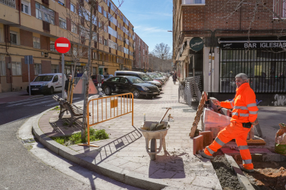 Obras en la esquina de calle Covadonga de Valladolid con la calle Huertas en la actualidad. - J.M. LOSTAU