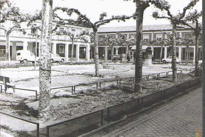 La plaza de Carmen Ferreiro en 1970 del barrio de San Pedro Regalado de Valladolid - ARCHIVO MUNICIPAL
