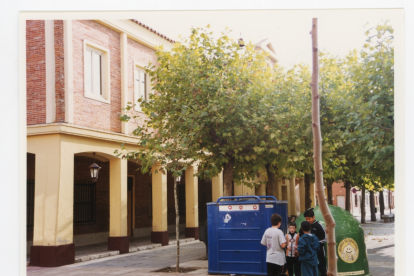 La plaza de Carmen Ferreiro en 2000 del barrio de San Pedro Regalado de Valladolid - ARCHIVO MUNICIPAL