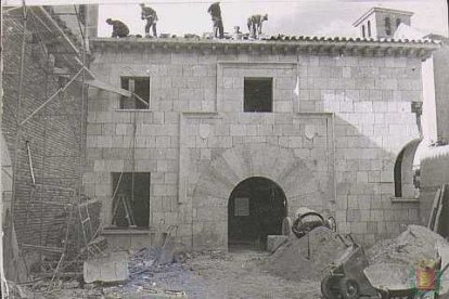 Construcción de la Casa Museo Colón de la Calle Colón de Valladolid en los años 70 - ARCHIVO MUNICIPAL