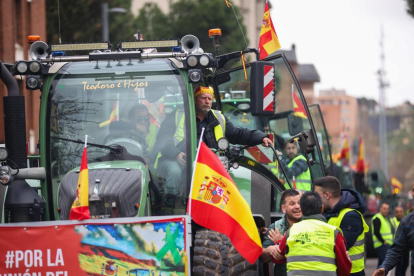 Tractorada en Valladolid. Marcha a pie y en tractor por la ciudad.-PHOTOGENIC