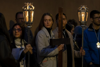 Vía crucis de la Cofradía Penitencial de la Sagrada Pasión de Cristo en Valladolid - PHOTOGENIC