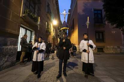 Vía crucis de la Cofradía Penitencial de la Sagrada Pasión de Cristo en Valladolid - PHOTOGENIC