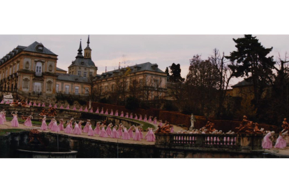 El Palacio Real de la Granja de San Ildefonso durante el videoclip '313'. -YOUTUBE RESIDENTE